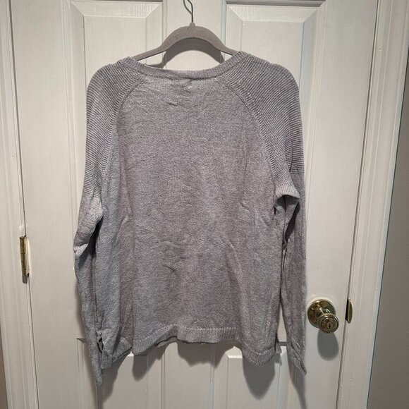 Old Navy Light Gray Sweater - Size Medium - Picture 2 of 3
